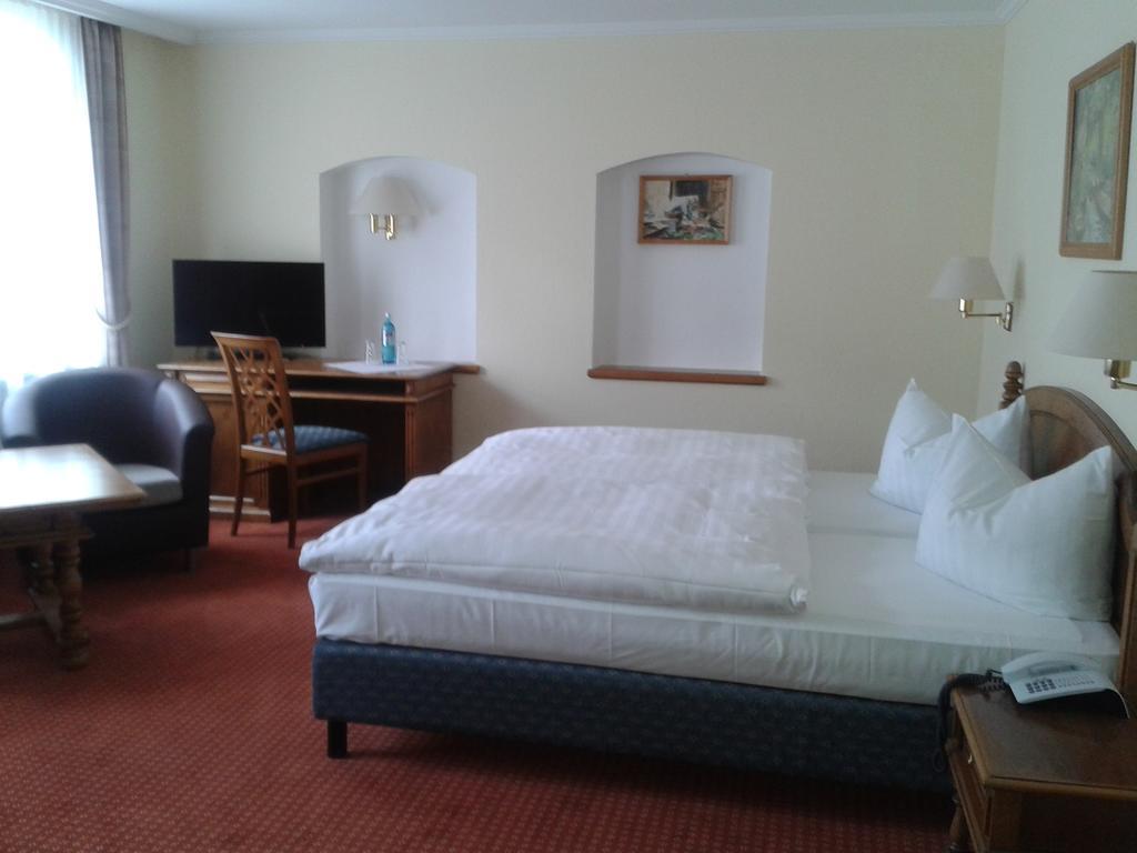 Garni-Hotel Zum Alten Ratskeller Vetschau Phòng bức ảnh