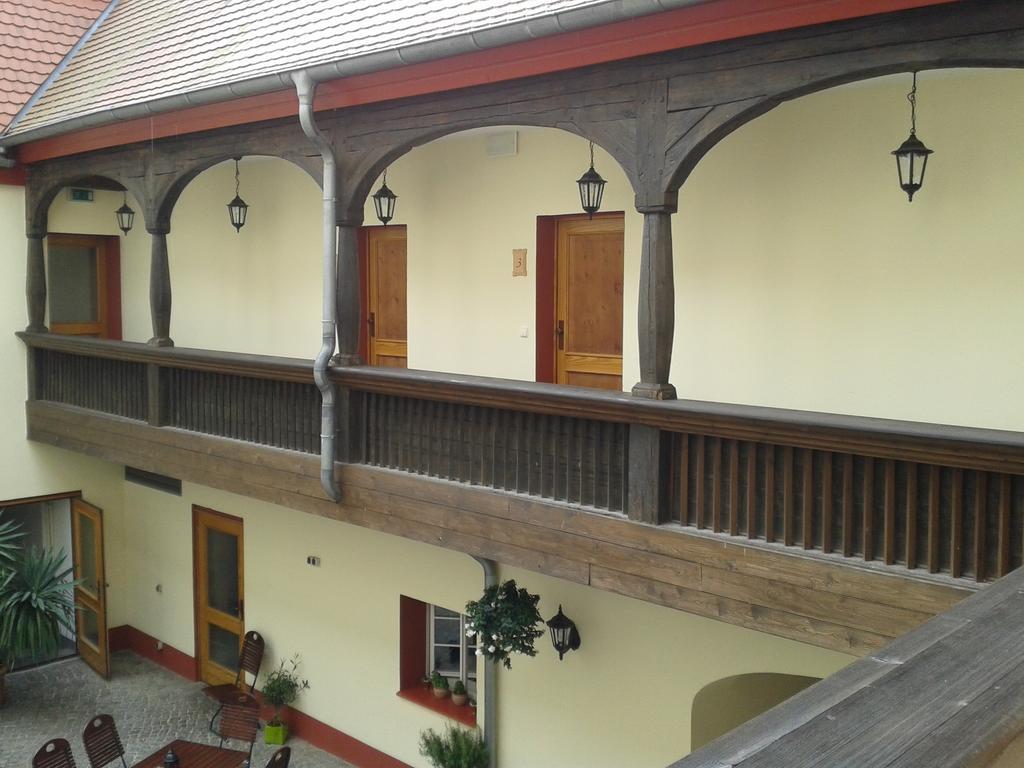 Garni-Hotel Zum Alten Ratskeller Vetschau Ngoại thất bức ảnh