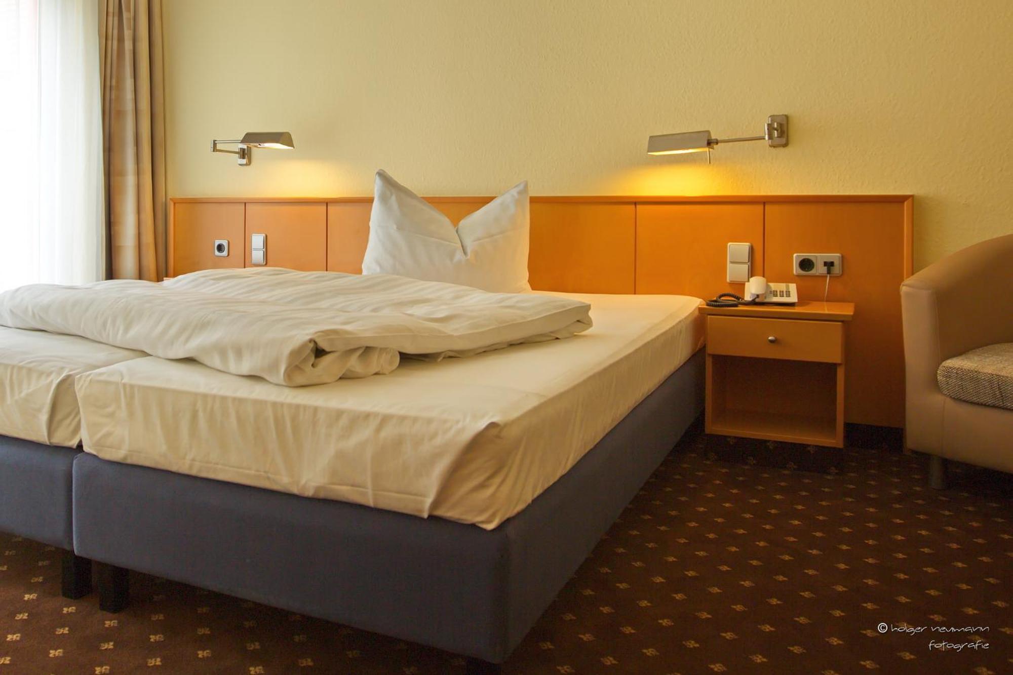 Garni-Hotel Zum Alten Ratskeller Vetschau Phòng bức ảnh