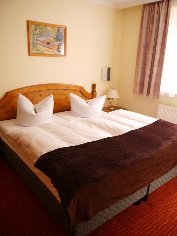 Garni-Hotel Zum Alten Ratskeller Vetschau Ngoại thất bức ảnh